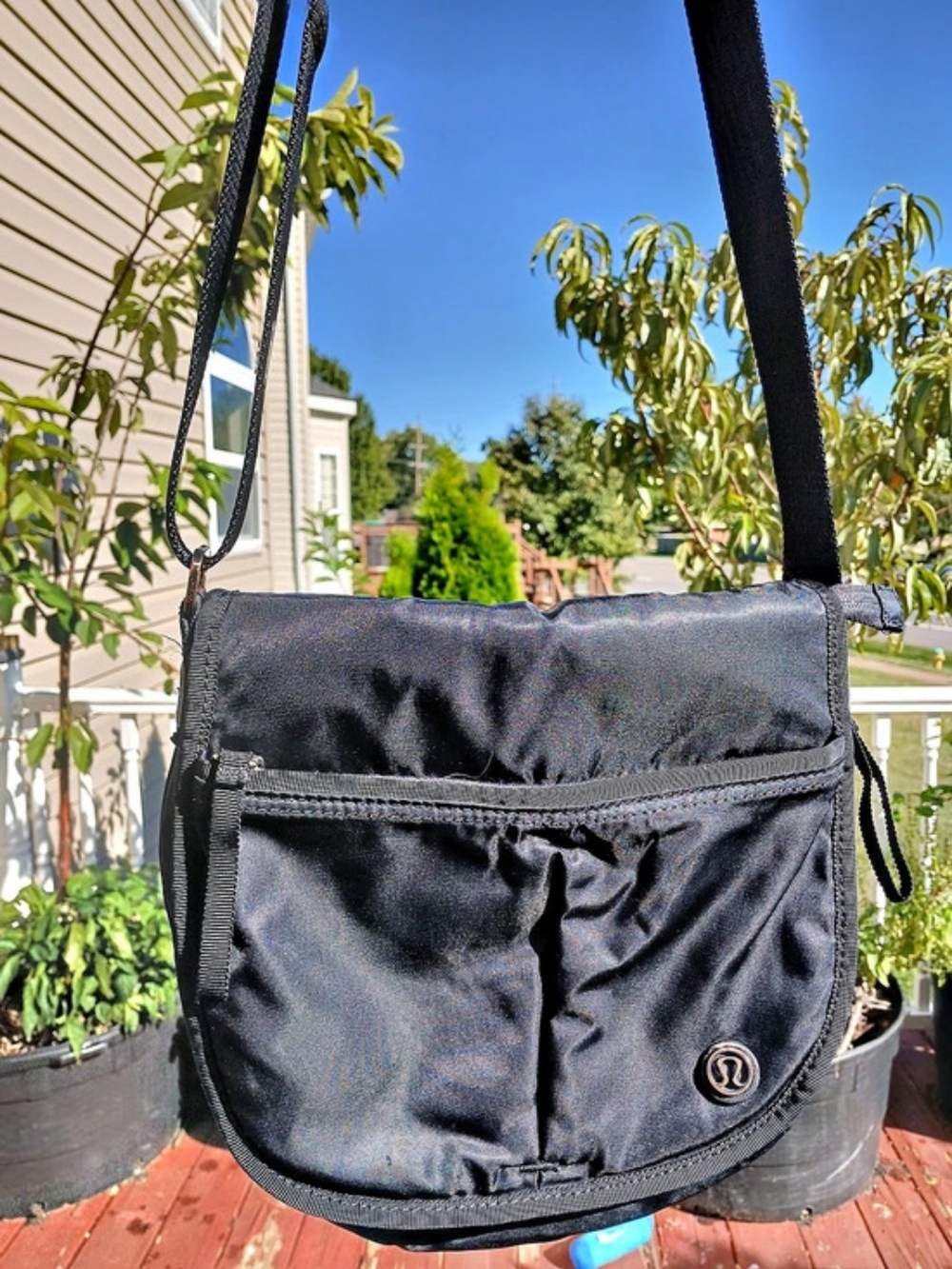 Black Lululemon Crossbody Bag
